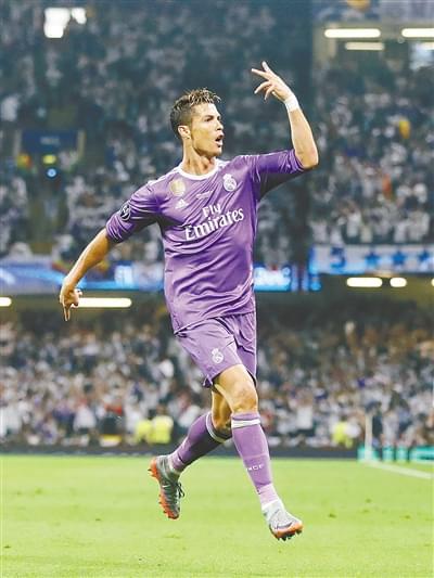 张玉宁略显 张玉宁略显